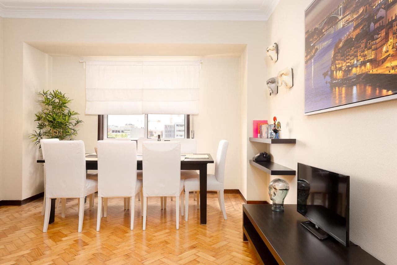 Big Families & Groups Bonjardim Views 5 Bedrooms 3 Bathrooms Apartamento Oporto